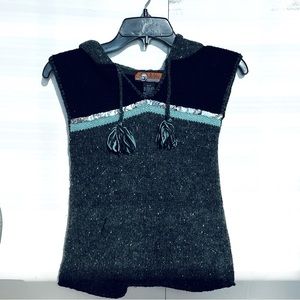 Vintage Urban Outfitters Bulldog Sleeveless Sweater